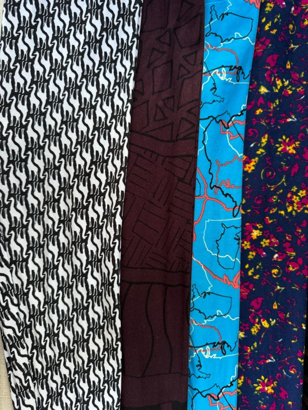 Y💐LuLaRoe 4 Legging Bundle Floral, Map, Geometric, Giraffe - Picture 1 of 3